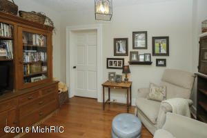 214 Forest St, Marshall, MI 49068 photo 8