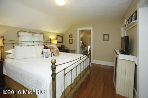 214 Forest St, Marshall, MI 49068 photo 16
