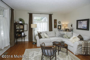214 Forest St, Marshall, MI 49068 photo 5