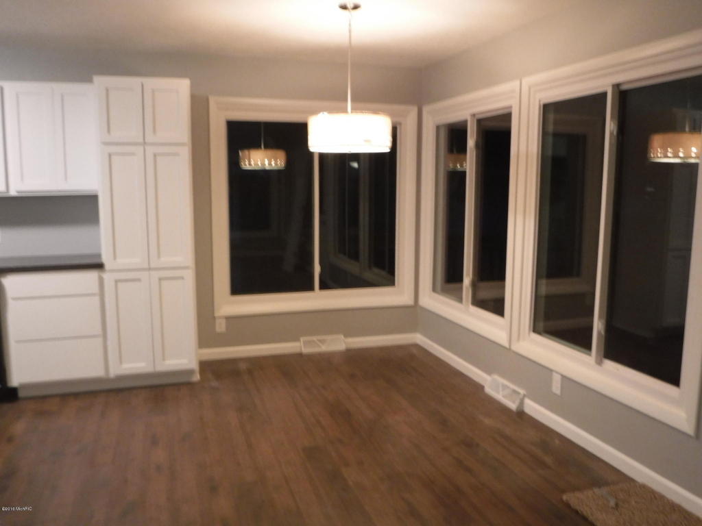 614 Edgewood, Belding, MI 48809 photo 7