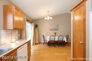 2953 Forgotten Ct, Dorr, MI 49323 photo 10