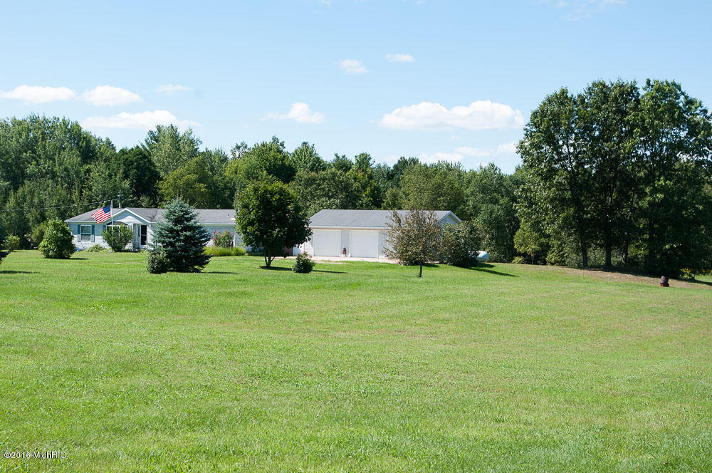 2853 Weeks Dr, Morley, MI 49336 photo 28