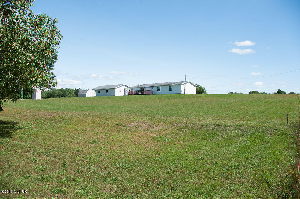 2853 Weeks Dr, Morley, MI 49336 photo 29