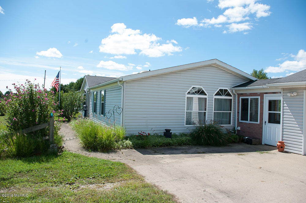 2853 Weeks Dr, Morley, MI 49336 photo 30