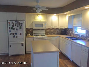 14969 C Dr N, Marshall, MI 49068 photo 2
