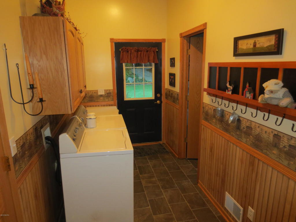4455 Bartonville, Belding, MI 48809 photo 27