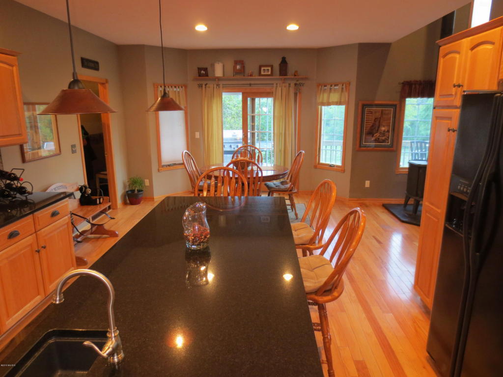 4455 Bartonville, Belding, MI 48809 photo 10