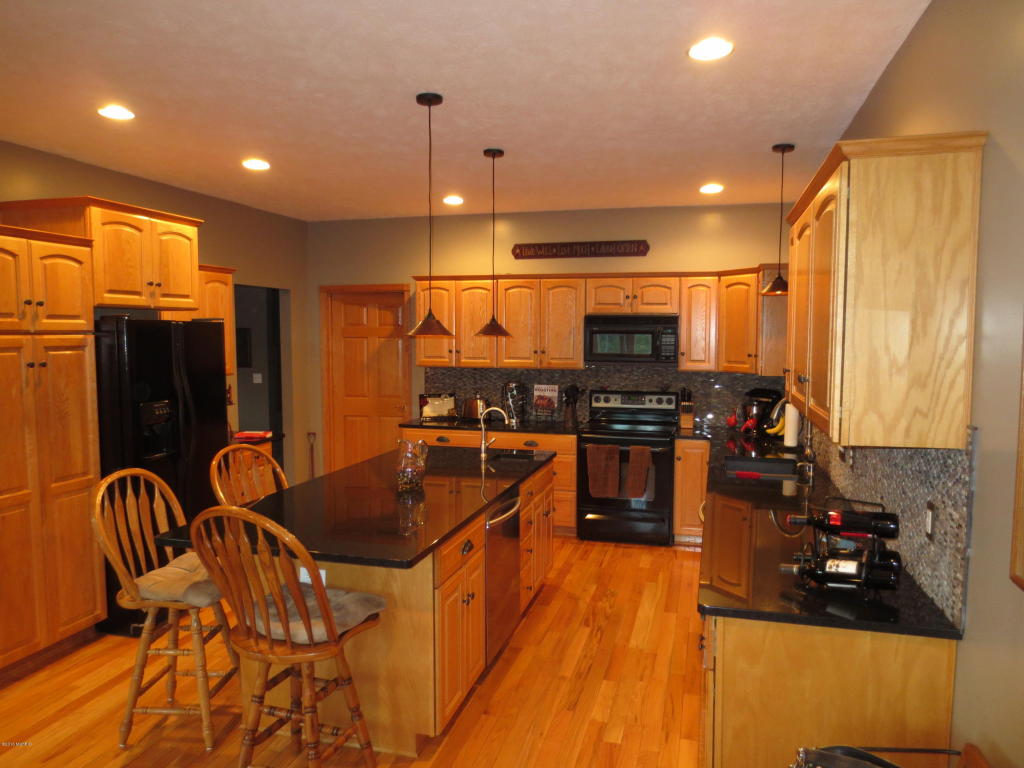 4455 Bartonville, Belding, MI 48809 photo 11