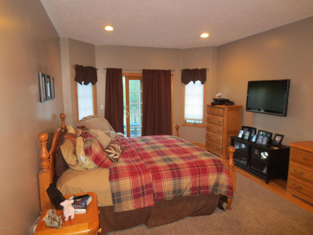 4455 Bartonville, Belding, MI 48809 photo 17
