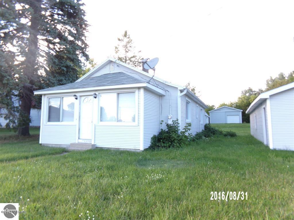 109 E Main St, Leroy, MI 49655 photo 13