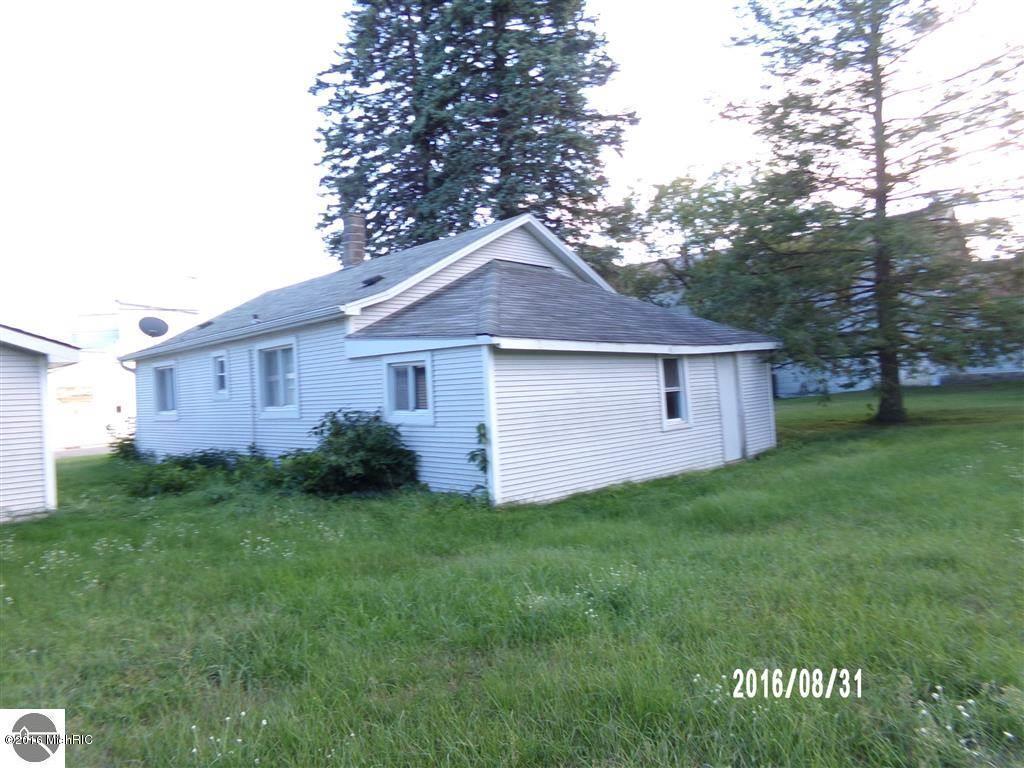 109 E Main St, Leroy, MI 49655 photo 12
