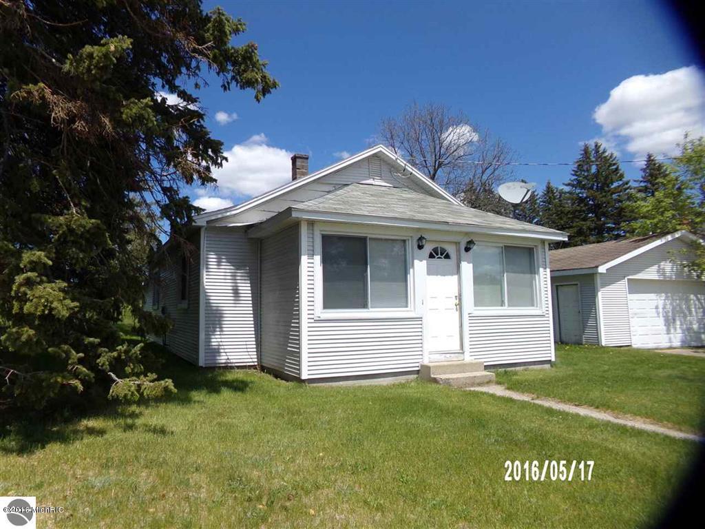 109 E Main St, Leroy, MI 49655 photo 2