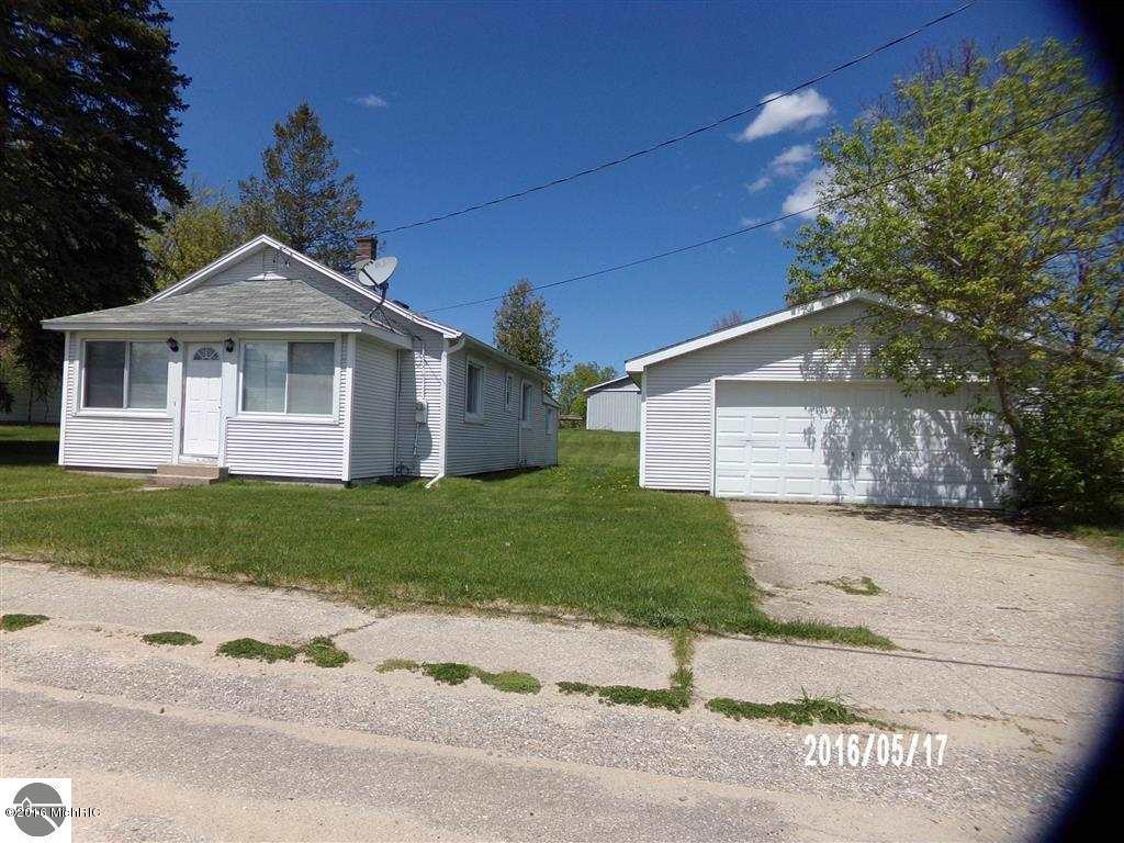109 E Main St, Leroy, MI 49655 photo 1
