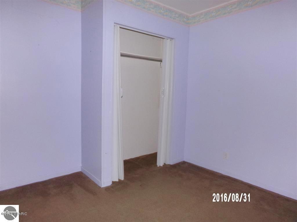 109 E Main St, Leroy, MI 49655 photo 7