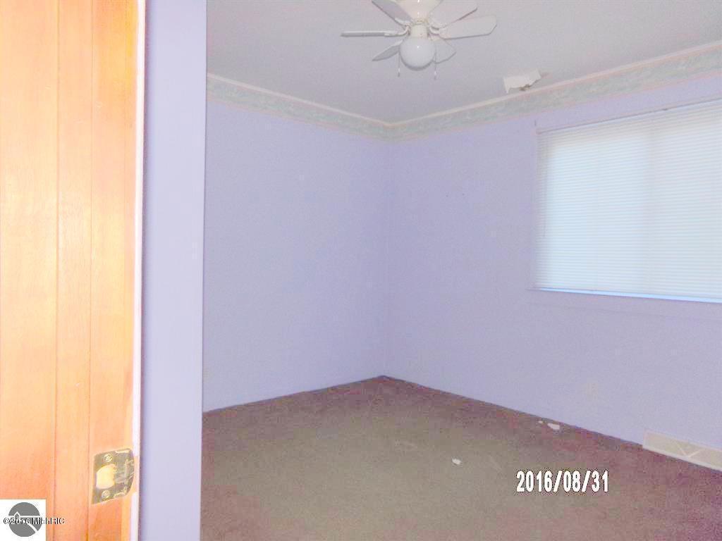 109 E Main St, Leroy, MI 49655 photo 6