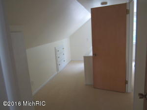 220 E Maple, Fremont, MI 49412 photo 17