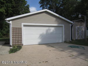 220 E Maple, Fremont, MI 49412 photo 32