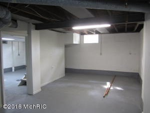 220 E Maple, Fremont, MI 49412 photo 22
