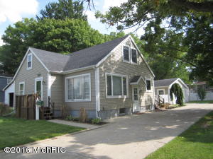 220 E Maple, Fremont, MI 49412 photo 1