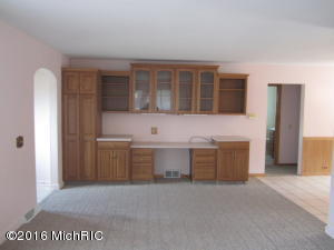 220 E Maple, Fremont, MI 49412 photo 6
