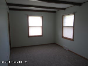 220 E Maple, Fremont, MI 49412 photo 8