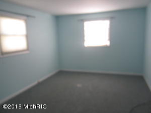 220 E Maple, Fremont, MI 49412 photo 9