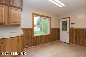 241 Union St, Plainwell, MI 49080 photo 3