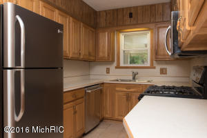 241 Union St, Plainwell, MI 49080 photo 2