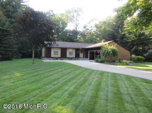 7163 S Walker Rd, Spring Lake, MI 49456 photo 2