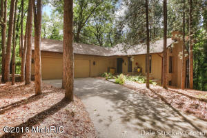 74 Deer Run, Ada, MI 49301 photo 2