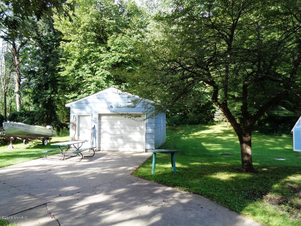 7665 Main St, Newaygo, MI 49337 photo 10
