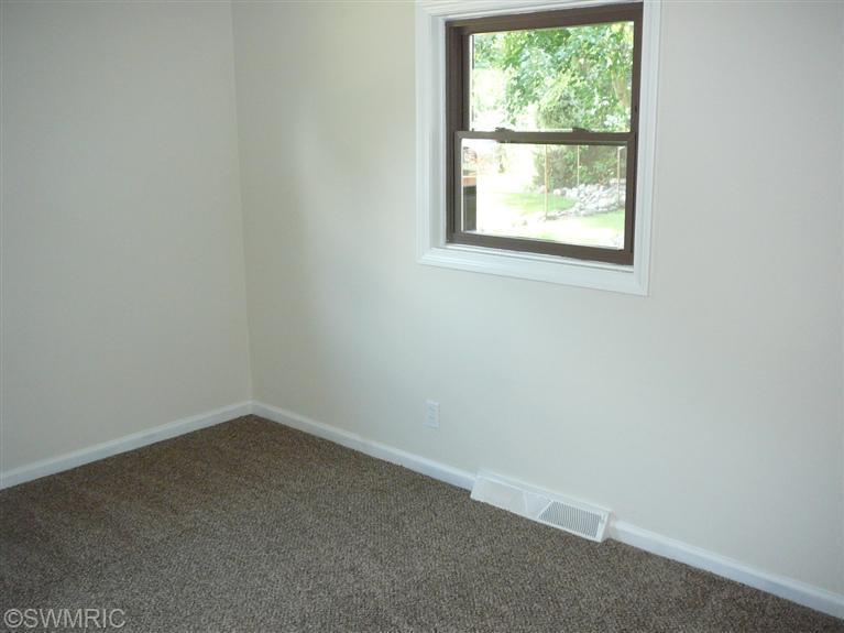 288 Mcmahon, Bronson, MI 49028 photo 9