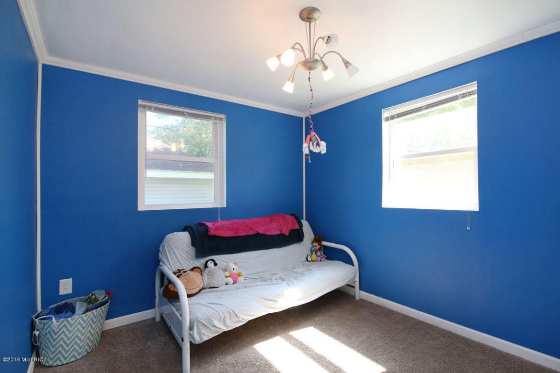 36 E Gardner St, Sparta, MI 49345 photo 16