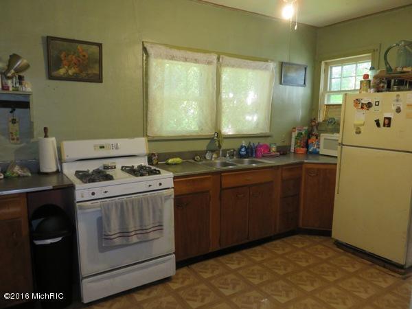 148 Walnut St, Coldwater, MI 49036 photo 5