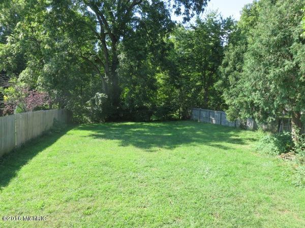 148 Walnut St, Coldwater, MI 49036 photo 2