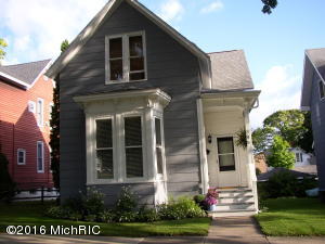 386 Third St, Manistee, MI 49660 photo 17