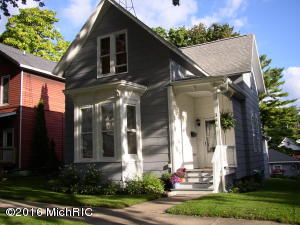 386 Third St, Manistee, MI 49660 photo 1