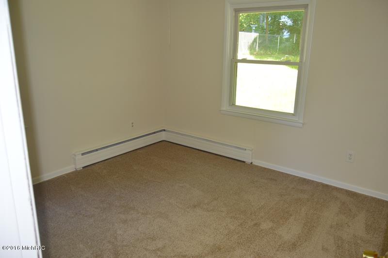 607 Pealer St, Three Rivers, MI 49093 photo 7