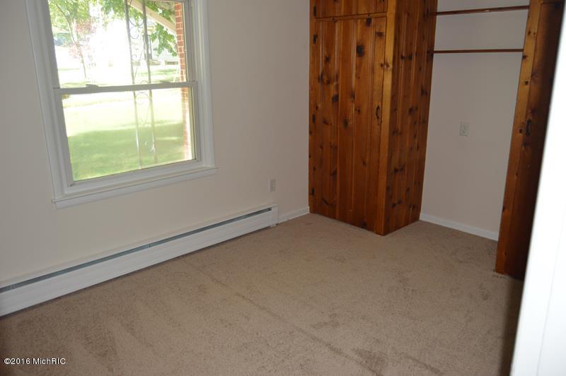 607 Pealer St, Three Rivers, MI 49093 photo 8