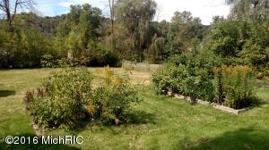 435 Birch St, Belding, MI 48809 photo 4