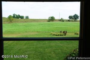 2131 W Hillis, Stanton, MI 48888 photo 4
