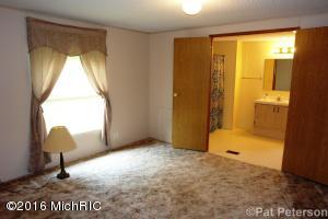 2131 W Hillis, Stanton, MI 48888 photo 12