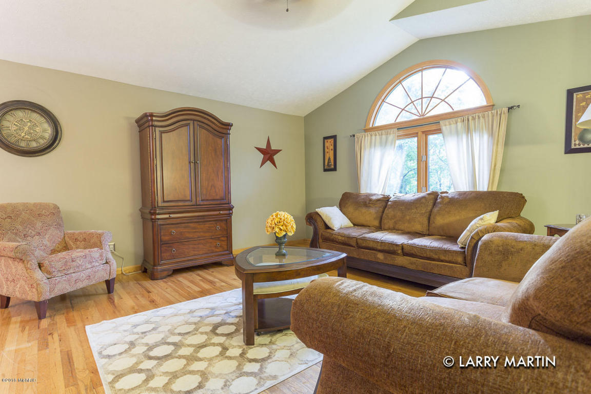 30 Flat River Dr, Lowell, MI 49331 photo 8
