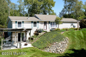 16470 Cd Ave E, Augusta, MI 49012 photo 1