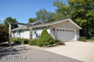 16470 Cd Ave E, Augusta, MI 49012 photo 3