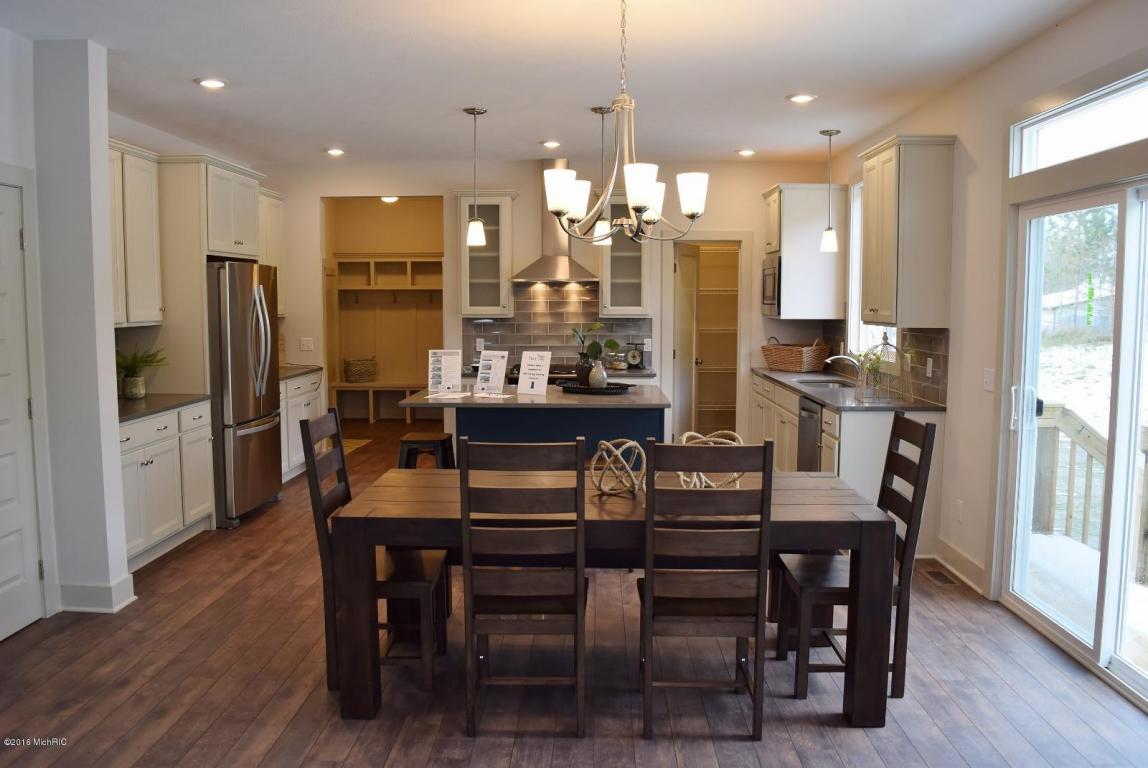 2085 E View Dr, Jenison, MI 49428 photo 2