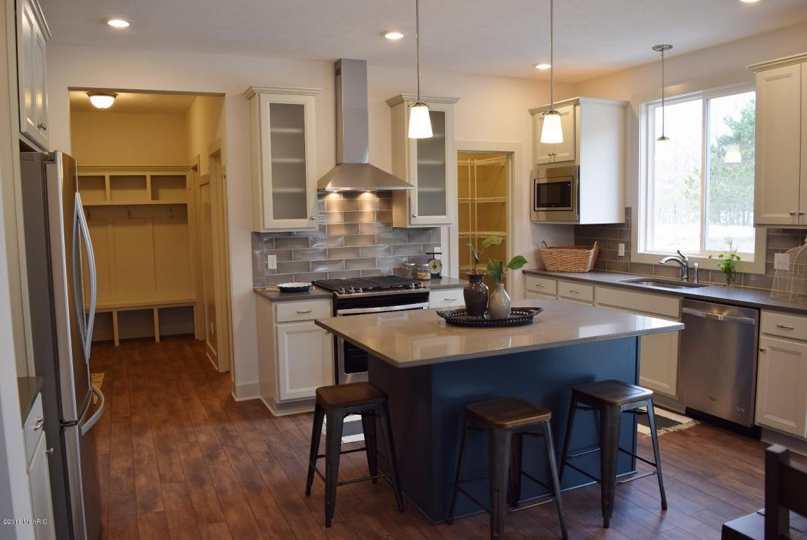 2085 E View Dr, Jenison, MI 49428 photo 3
