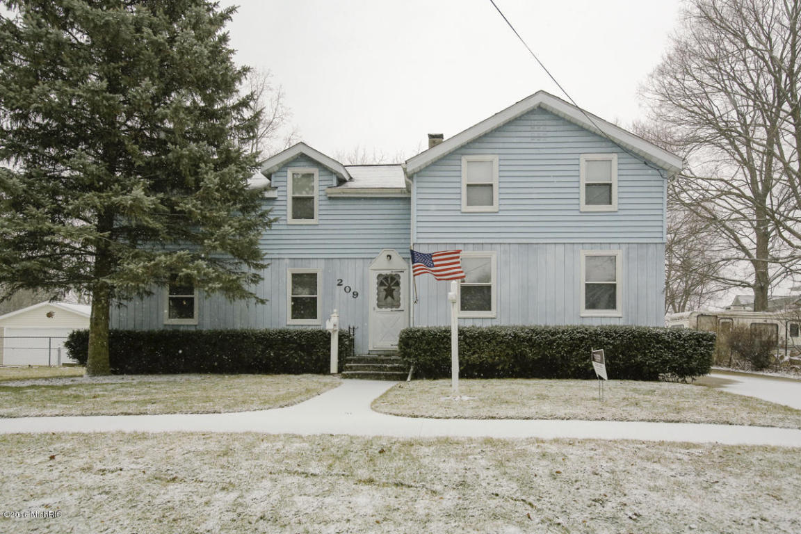 209 Fourth Ave, Three Rivers, MI 49093 photo 2
