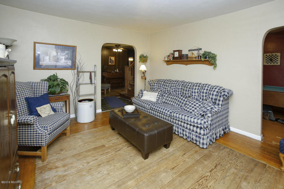 209 Fourth Ave, Three Rivers, MI 49093 photo 4