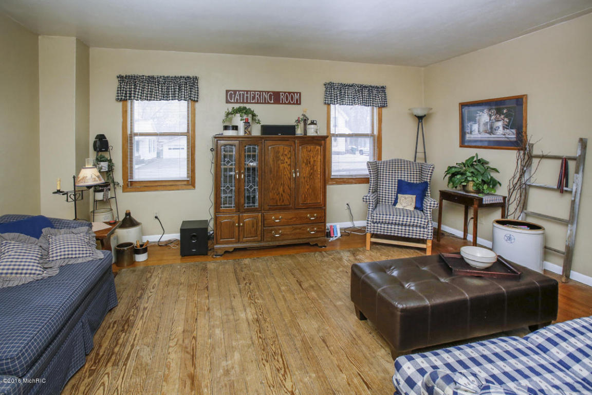 209 Fourth Ave, Three Rivers, MI 49093 photo 3